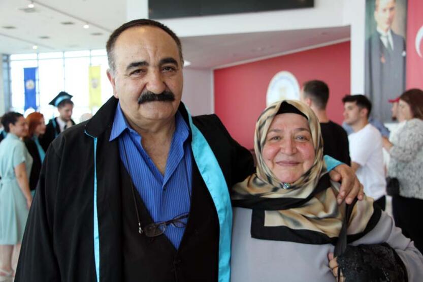 Afla döndüğü üniversiteden 40 yıl sonra mezun oldu - 5