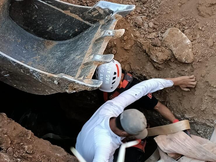 Datça'da içi boş su kuyuya düşen inek kurtarıldı - 3