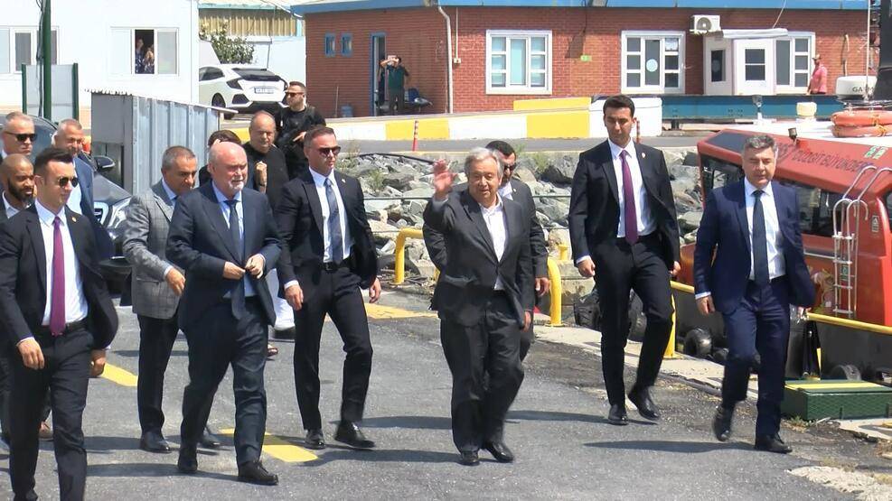 BM Genel Sekreteri Guterres tahıl gemisindeki incelemelere katıldı - 4