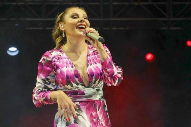 30 Ağustos Funda Arar konseri saat kaçta? Kartal Funda Arar konseri ne zaman başlayacak? Konser nerede olacak, ücretsiz mi? - 9