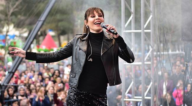 30 Ağustos Funda Arar konseri saat kaçta? Kartal Funda Arar konseri ne zaman başlayacak? Konser nerede olacak, ücretsiz mi? - 6