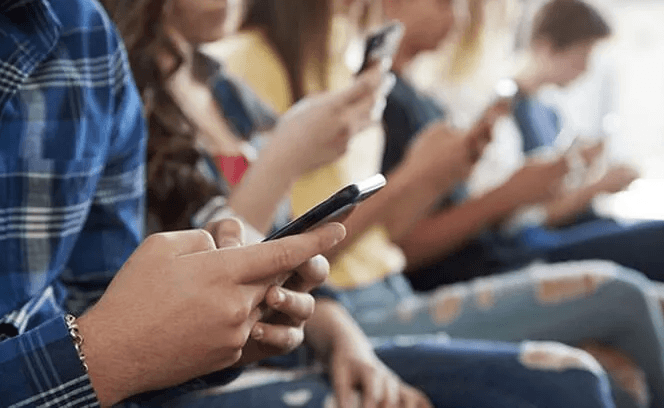 Prof. Özateş: Aşırı cep telefonu kullanımı kemik yapısını bozuyor - 2