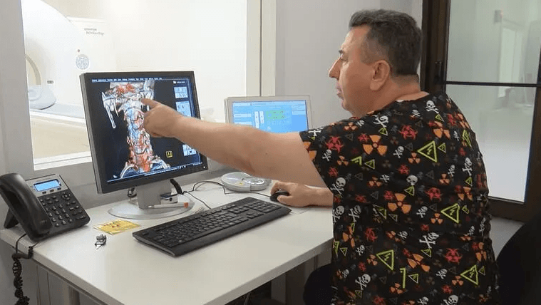 Prof. Özateş: Aşırı cep telefonu kullanımı kemik yapısını bozuyor - 4