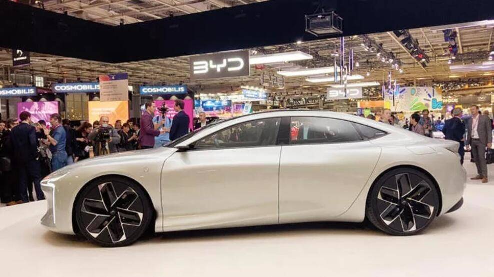 Fuarda resesyon rüzgarı: Paris'in yıldızları sönük kaldı - 1