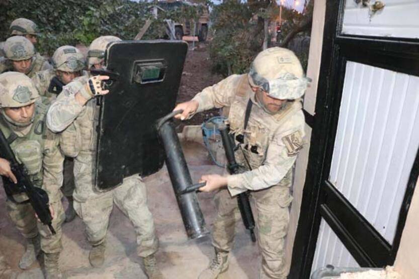 Şanlıurfa'da 63 adrese uyuşturucu baskını: 100'den fazla şüpheli gözaltında - 7