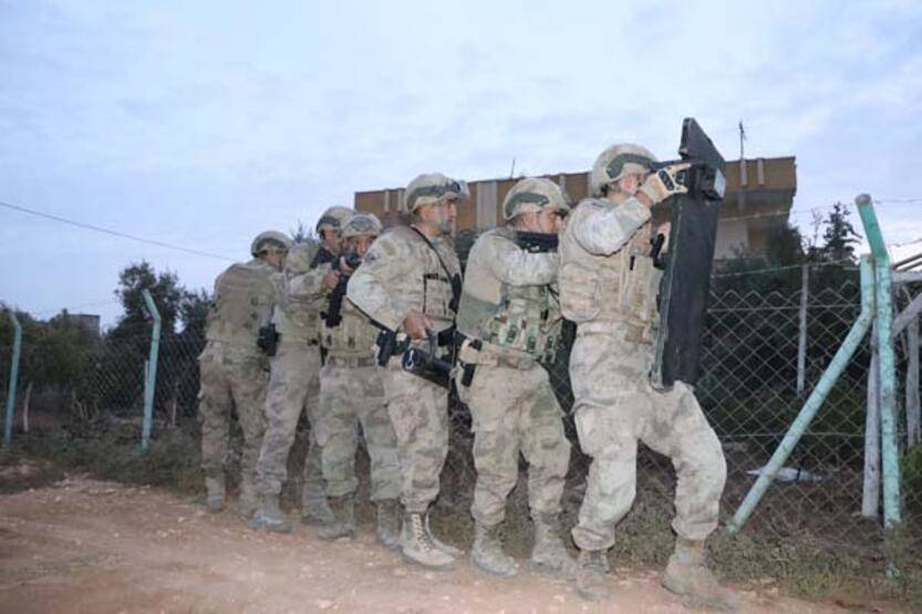 Şanlıurfa'da 63 adrese uyuşturucu baskını: 100'den fazla şüpheli gözaltında - 4