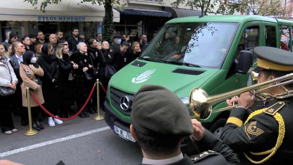 Özge Ulusoy'un babası Haydar Ulusoy son yolculuğuna uğurlandı - 2