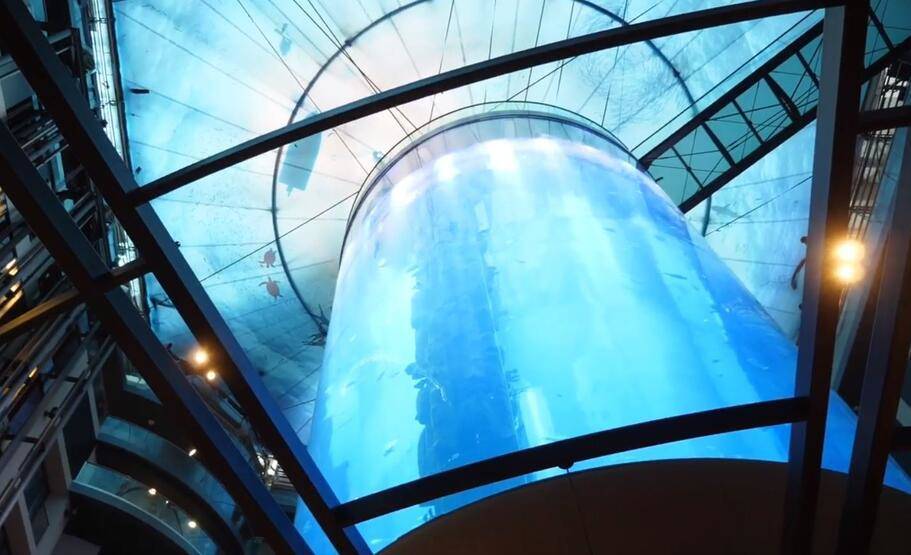 Almanya'da dev akvaryum patladı: Berlin Belediye Başkanı'ndan açıklama - 2