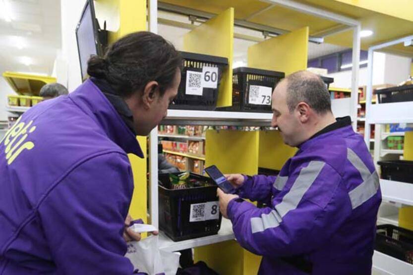 Bakan Varank, yeni yıla 'motokurye' olarak girdi; sipariş götürdü - 2