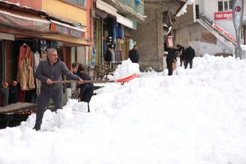 Fotoğraflar Türkiye'nin doğusundan: Kar kalınlığı 1 metreyi aştı - 4