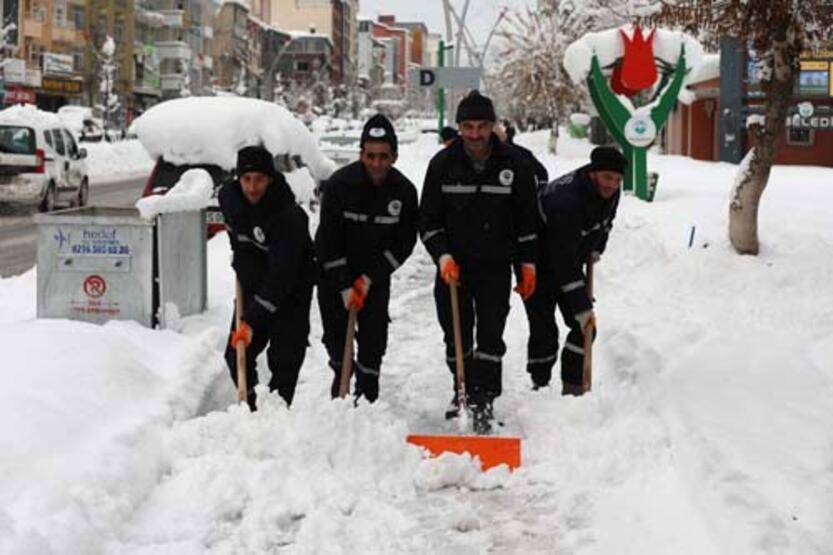 Fotoğraflar Türkiye'nin doğusundan: Kar kalınlığı 1 metreyi aştı - 5