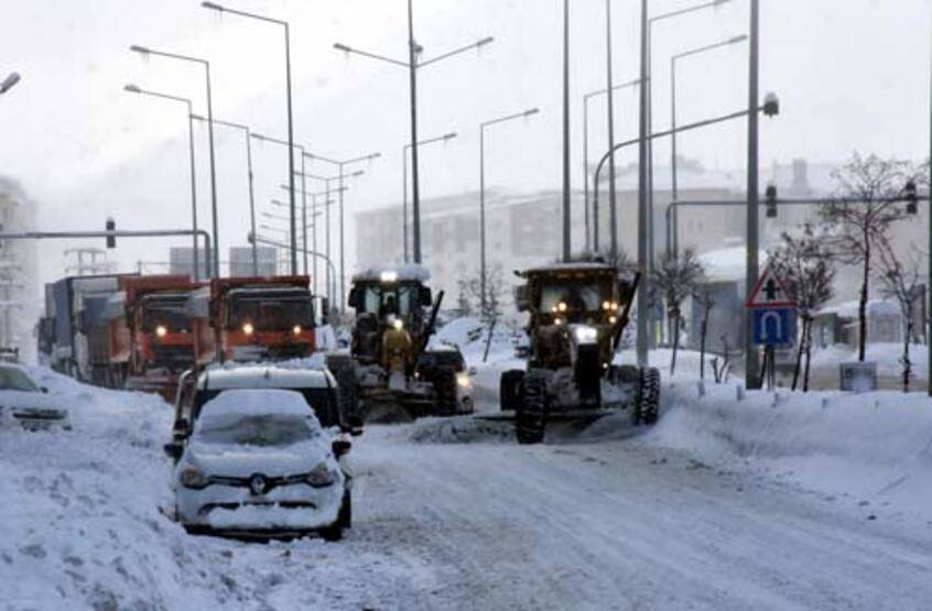 Fotoğraflar Türkiye'nin doğusundan: Kar kalınlığı 1 metreyi aştı - 2