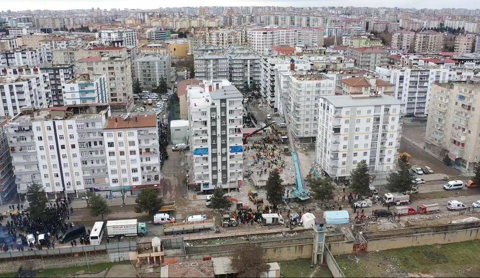 Diyarbakır’da depremin verdiği hasar havadan görüntülendi - 9