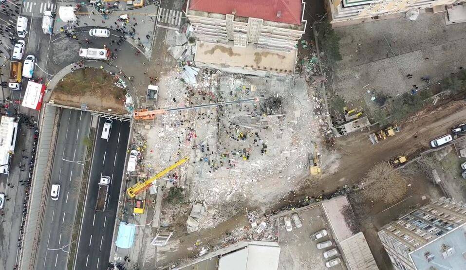 Diyarbakır’da depremin verdiği hasar havadan görüntülendi - 3