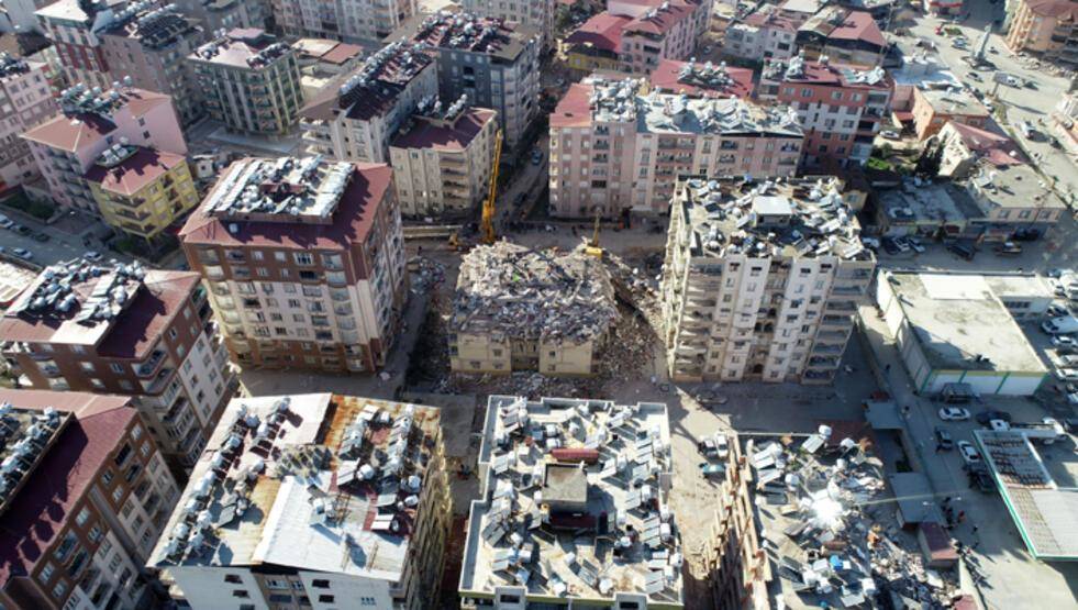 Hatay Kırıkhan'a gönderilen yardım malzemeleri vatandaşlara dağıtılıyor - 9