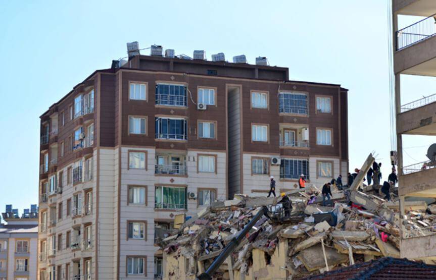 Hatay Kırıkhan'a gönderilen yardım malzemeleri vatandaşlara dağıtılıyor - 1