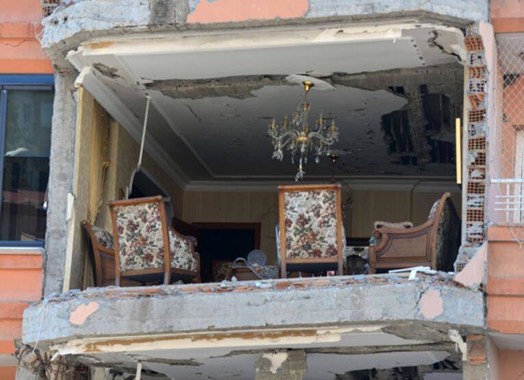 Hatay Kırıkhan'a gönderilen yardım malzemeleri vatandaşlara dağıtılıyor - 4