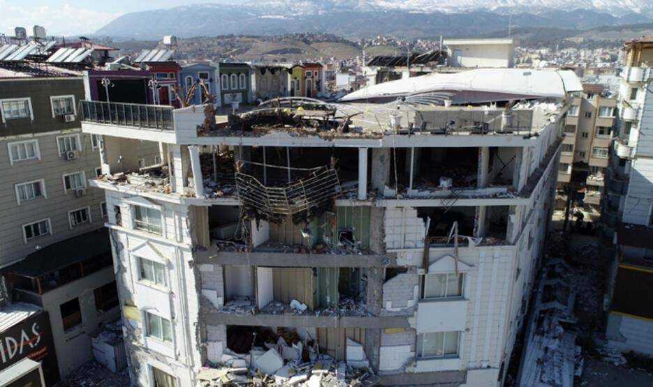 Hatay Kırıkhan'a gönderilen yardım malzemeleri vatandaşlara dağıtılıyor - 3