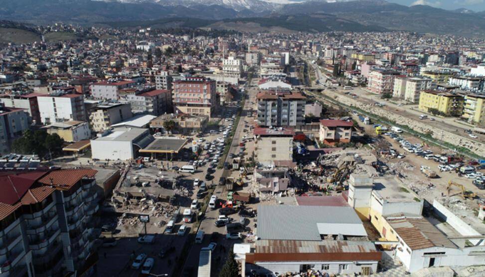 Hatay Kırıkhan'a gönderilen yardım malzemeleri vatandaşlara dağıtılıyor - 5