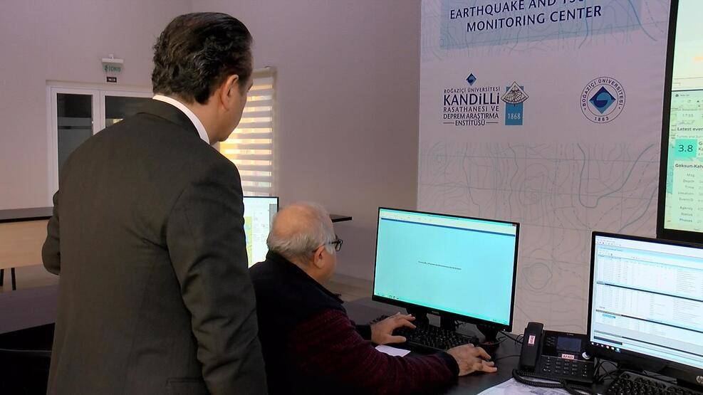 Deprem bölgesinde 7-8 metreye varan kaymalar gözlemlendi - 3