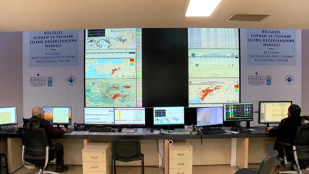 Deprem bölgesinde 7-8 metreye varan kaymalar gözlemlendi - 2