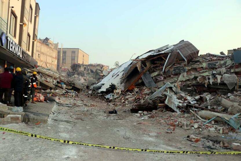 Deprem sonrası gelişen crush sendromuna dikkat! En önemli etkisi akut böbrek yetmezliği... Crush sendromunda ilk yardım nasıl yapılır? - 3