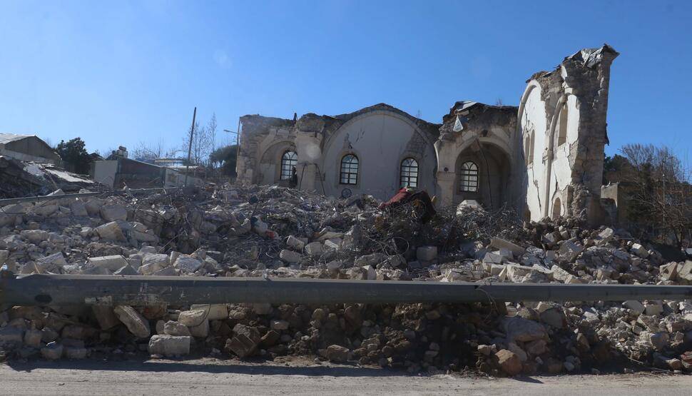Tarihi Ulu Cami, depreme dayanamadı - 2