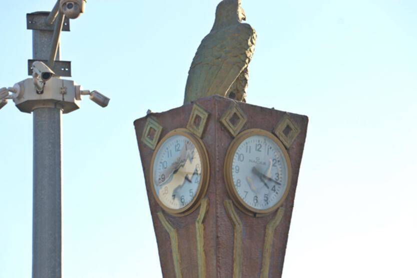 Adıyaman'da kentin simgesi Saat Kulesi'ndeki saatler 04.17'de durdu - 2