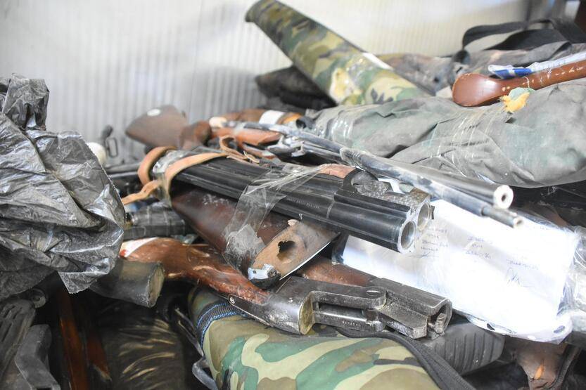 Enkazdan çıkan değerli eşyalar polis ekiplerince muhafaza ediliyor - 6