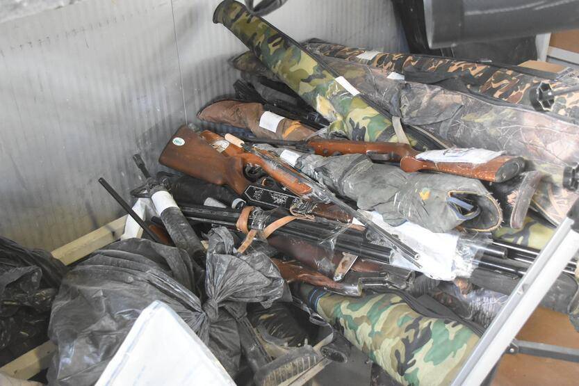 Enkazdan çıkan değerli eşyalar polis ekiplerince muhafaza ediliyor - 2