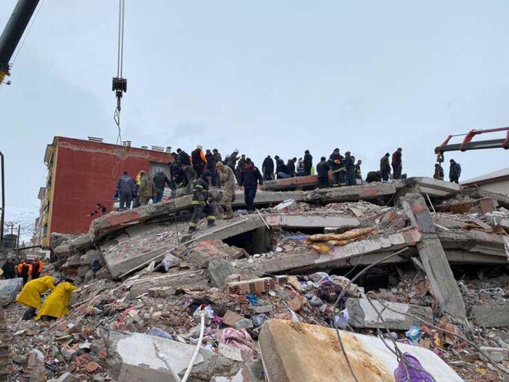 Deprem stresi kalbi vurdu... Afet bölgesinde kalp krizi vakalarında ciddi artış var! Uzman isim uyardı: Kaygı ve endişe kalp krizi ve inme riskini 6 kat artırıyor - 4