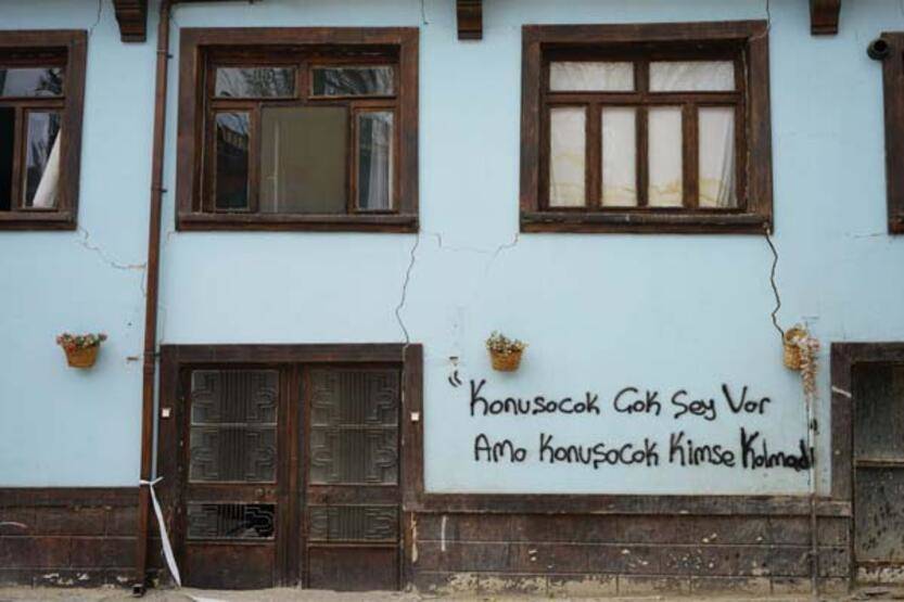 Depremin vurduğu Malatya'da duygulandıran duvar yazıları - 4