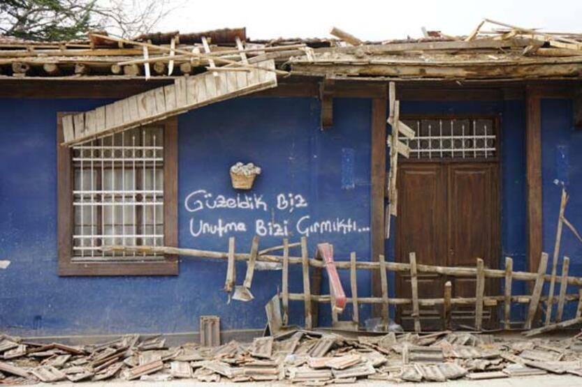 Depremin vurduğu Malatya'da duygulandıran duvar yazıları - 3