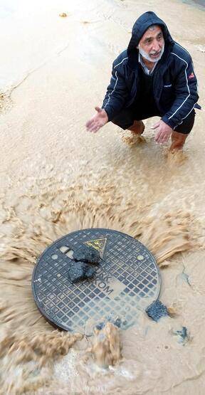 Malatya’da rögar taştı, cadde göle döndü - 2