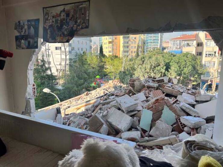 Yıkım sırasında bitişik binadaki dairenin duvarı delindi - 5