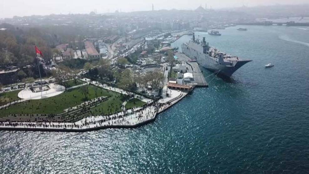 TCG Anadolu'ya yine ziyaretçi akını; Metrelerce kuyruk havadan görüntülendi - 5