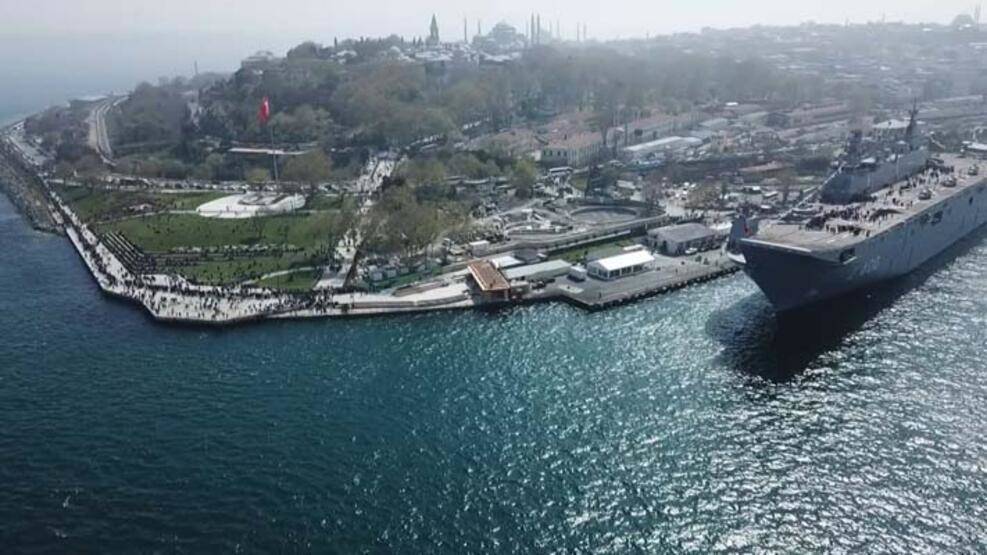 TCG Anadolu'ya yine ziyaretçi akını; Metrelerce kuyruk havadan görüntülendi - 2