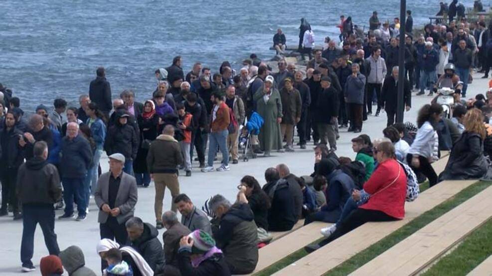 TCG Anadolu'ya yine ziyaretçi akını; Metrelerce kuyruk havadan görüntülendi - 6