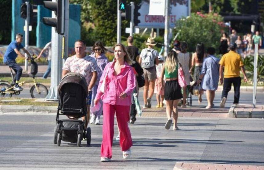 Yabancıya satılan her 100 konuttan 38'i Antalya'da - 3