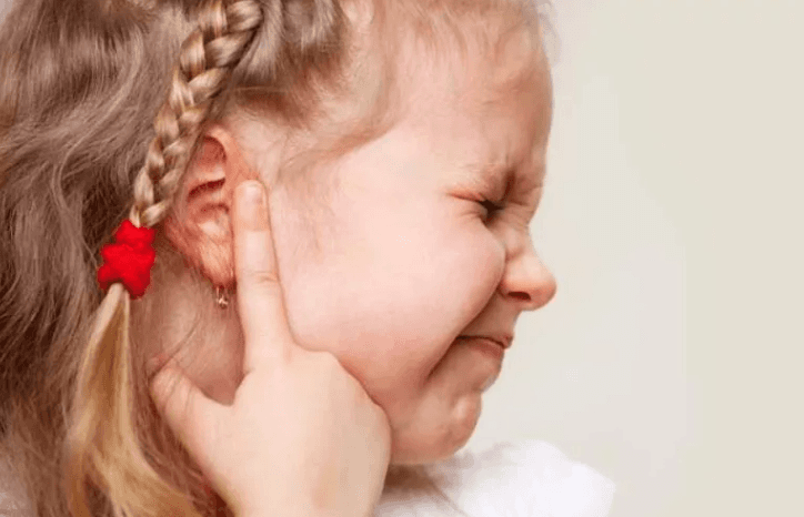 Çocuğunuz yüksek sesle televizyon izliyorsa işitme kaybı olabilir! Çocuklarda işitme kaybı belirtileri - 3