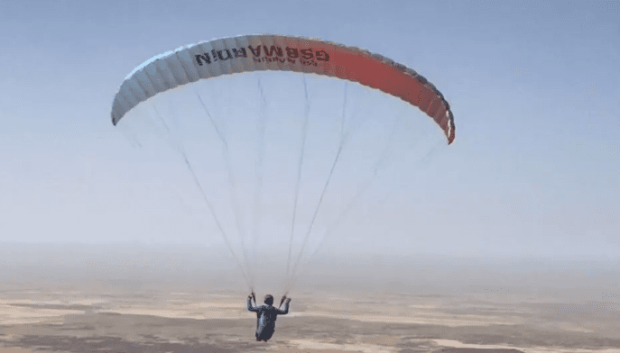 Derik’te Şehit Kaymakam Safitürk anısına düzenlenen yamaç paraşütü şampiyonası sona erdi - 5