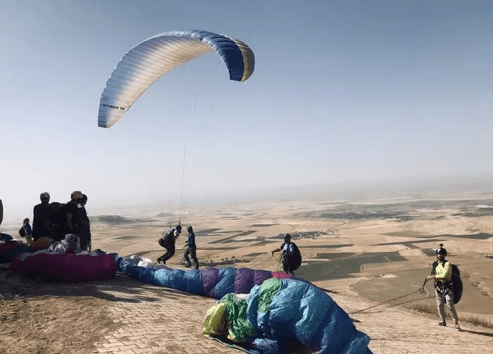 Derik’te Şehit Kaymakam Safitürk anısına düzenlenen yamaç paraşütü şampiyonası sona erdi - 7