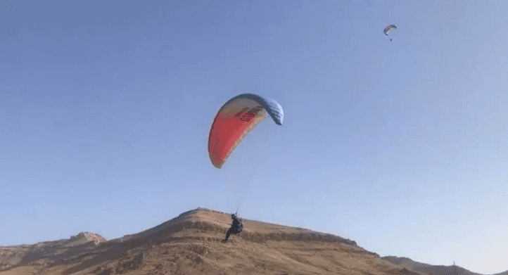 Derik’te Şehit Kaymakam Safitürk anısına düzenlenen yamaç paraşütü şampiyonası sona erdi - 12