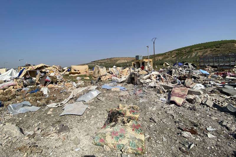 Rus savaş uçağı İdlib'de çadır kampı vurdu: 5 sivil öldü - 1