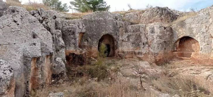 Perre Antik Kenti'nde Roma dönemine ait bir kadının rölyefine rastlanıldı - 3