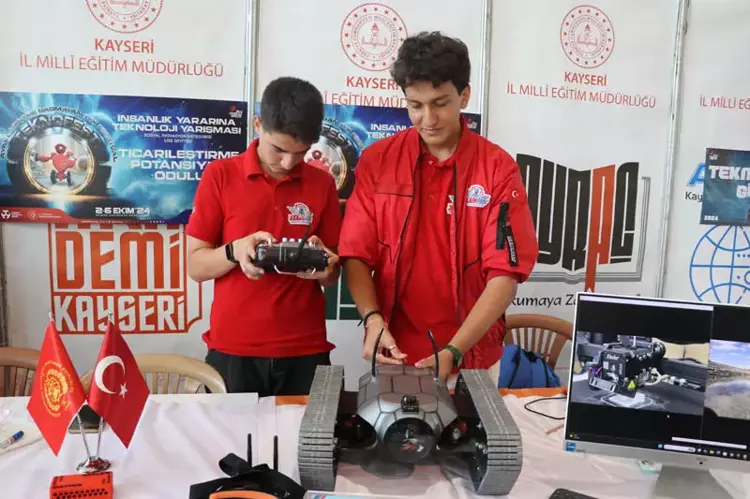 Kayseri’li öğrenciler, Amfibik araçlarıyla TEKNOFEST’te 2. oldu - 6