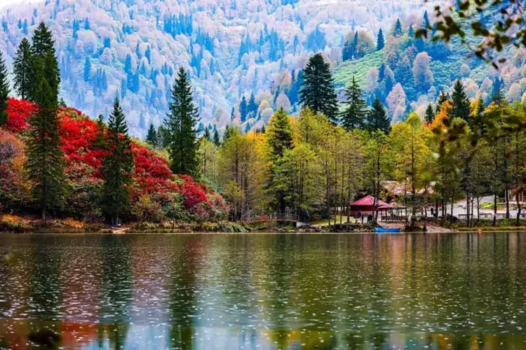 Karagöl’de sonbaharın ihtişamı! Eşsiz manzara yürek hoplattı - 4