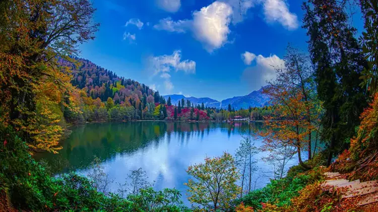 Karagöl’de sonbaharın ihtişamı! Eşsiz manzara yürek hoplattı - 3