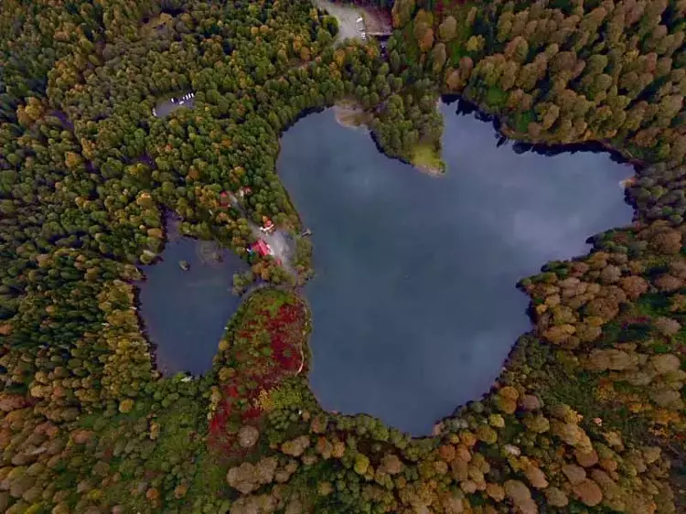 Karagöl’de sonbaharın ihtişamı! Eşsiz manzara yürek hoplattı - 5
