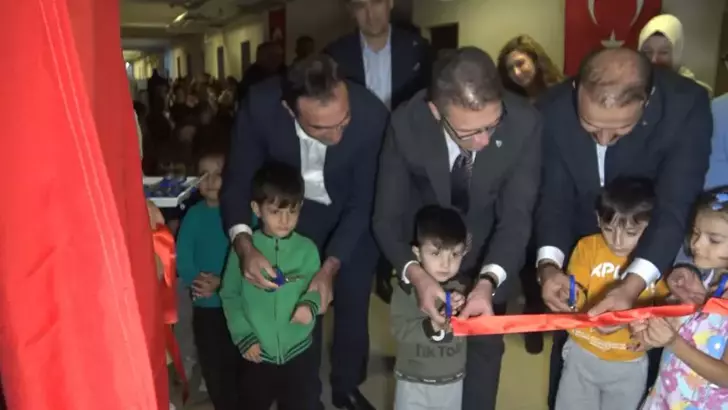 Avcılar'da iyilik sınıfı ile ihtiyaç sahibi öğrencilere umut olunuyor - 1